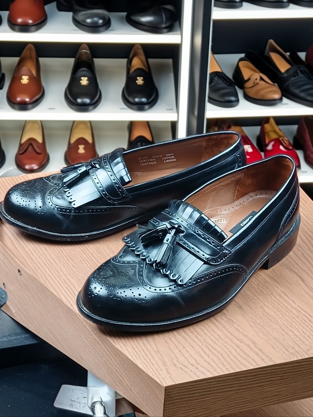 BOSTONIAN Classics Black Leather Kiltie Tassel Wingtip Loafers Size 8.5W
